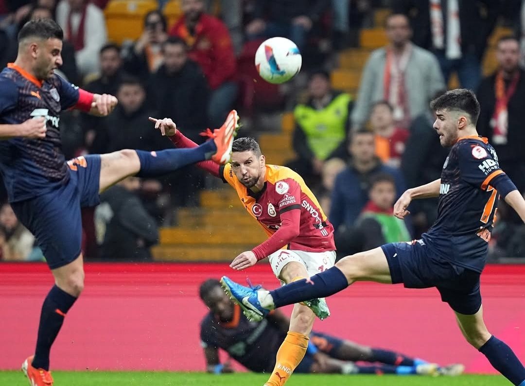 Nhận định soi kèo Galatasaray vs Basaksehir lúc 00h30 ngày 19/12/2025 nhan-dinh-soi-keo-galatasaray-vs-basaksehir-luc-00h30-ngay-19-12-2025-1